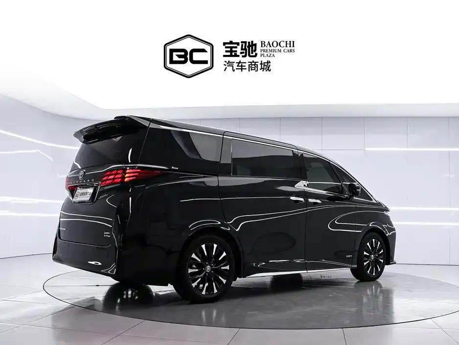 Toyota Alphard — фото 5