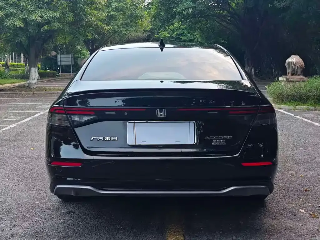 Honda Accord — фото 9
