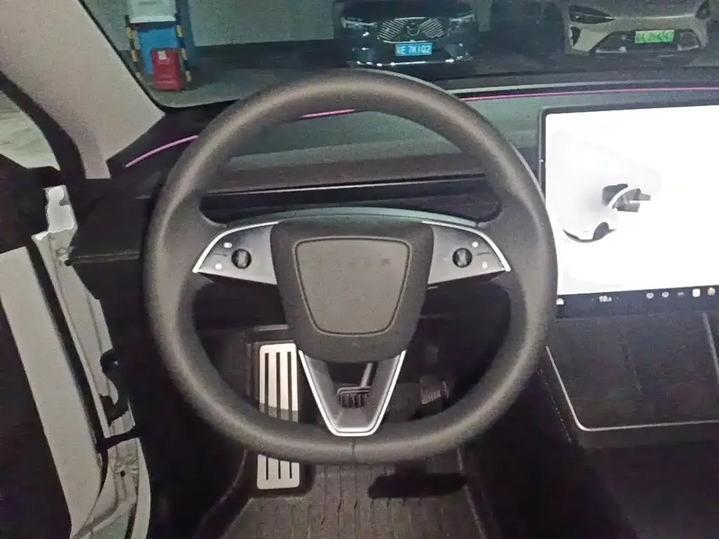 Tesla Model Y — фото 5