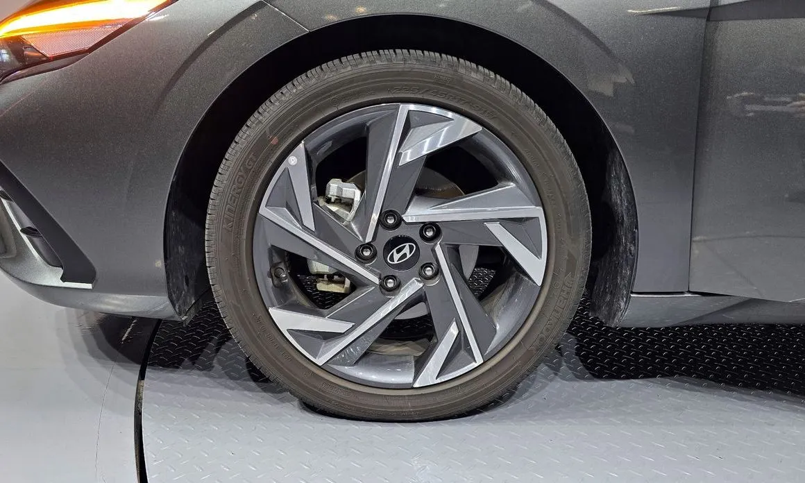 Hyundai AVANTE — фото 4