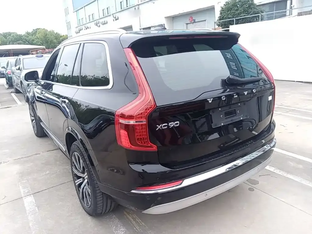 Volvo XC90 PHEV — фото 9