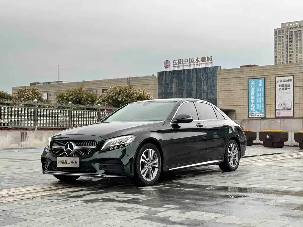 Mercedes-Benz C-Class — фото 1