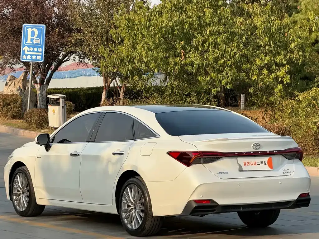 Toyota Avalon — фото 9