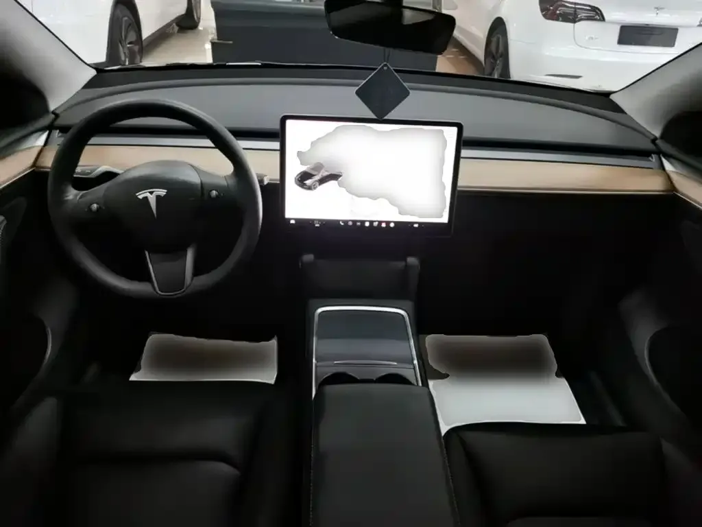 Tesla Model Y — фото 4