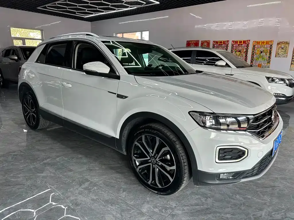 Volkswagen T-Roc — фото 6