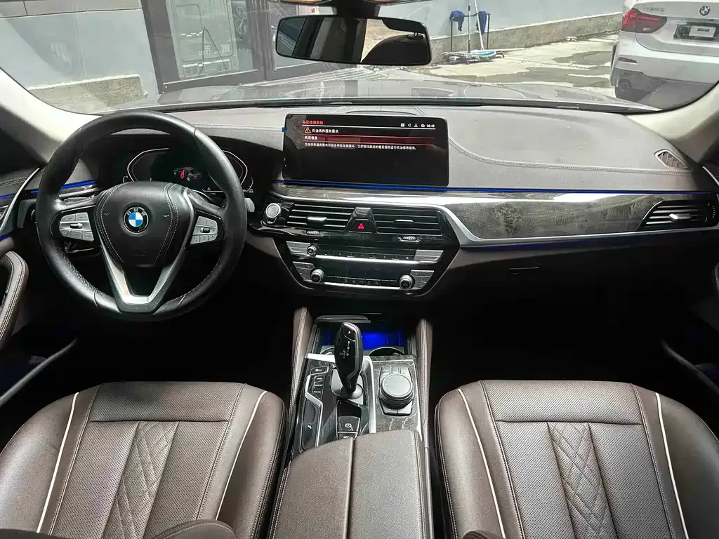 BMW 5 Series — фото 10