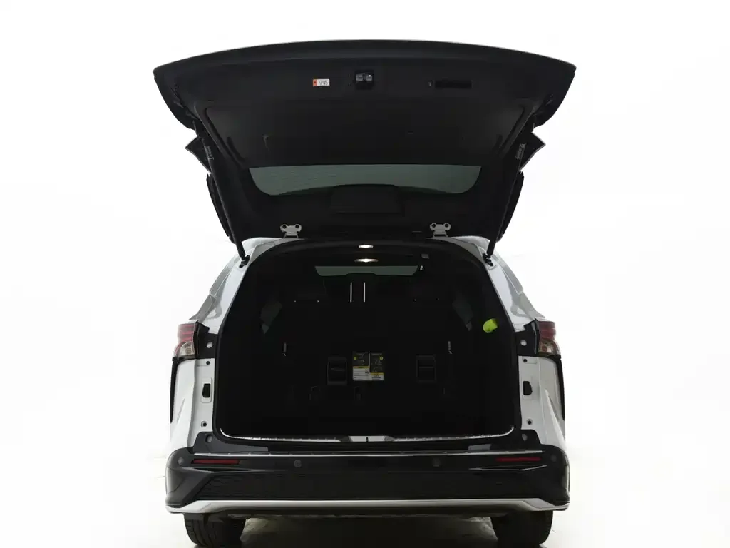 Toyota Granvia — фото 3