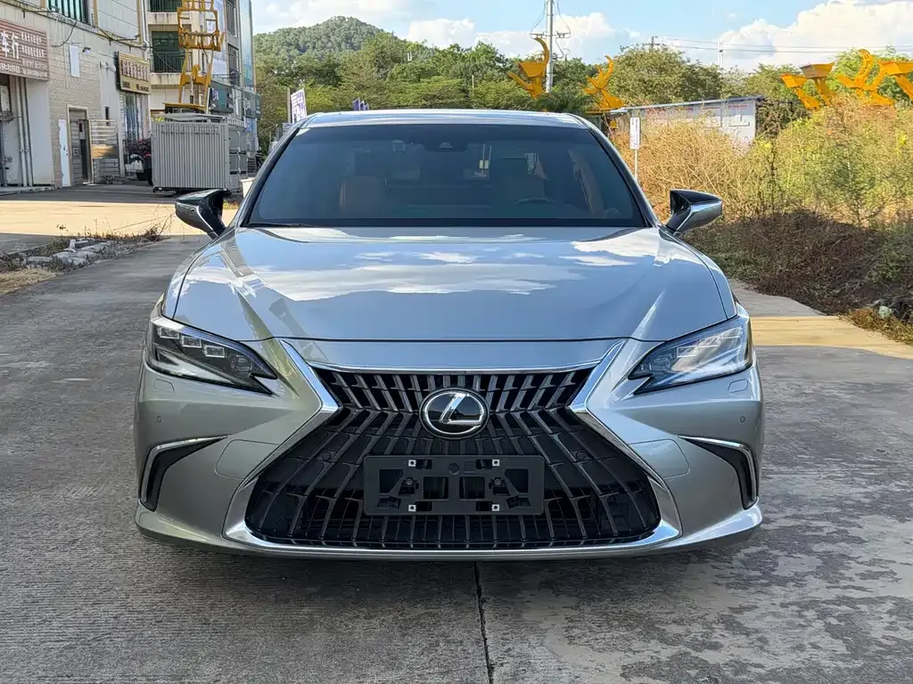 Lexus ES — фото 10
