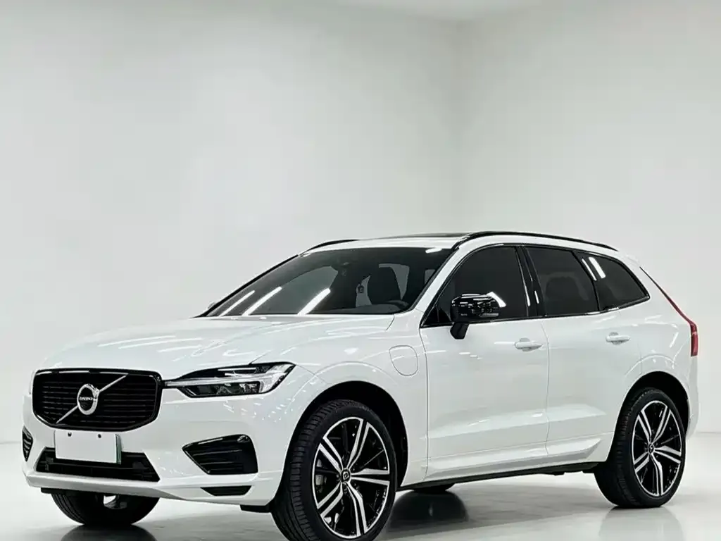 Volvo XC60 PHEV — фото 1