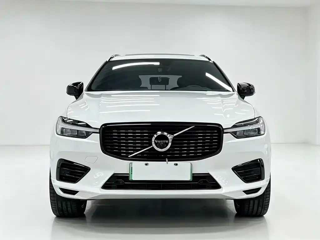 Volvo XC60 PHEV — фото 8