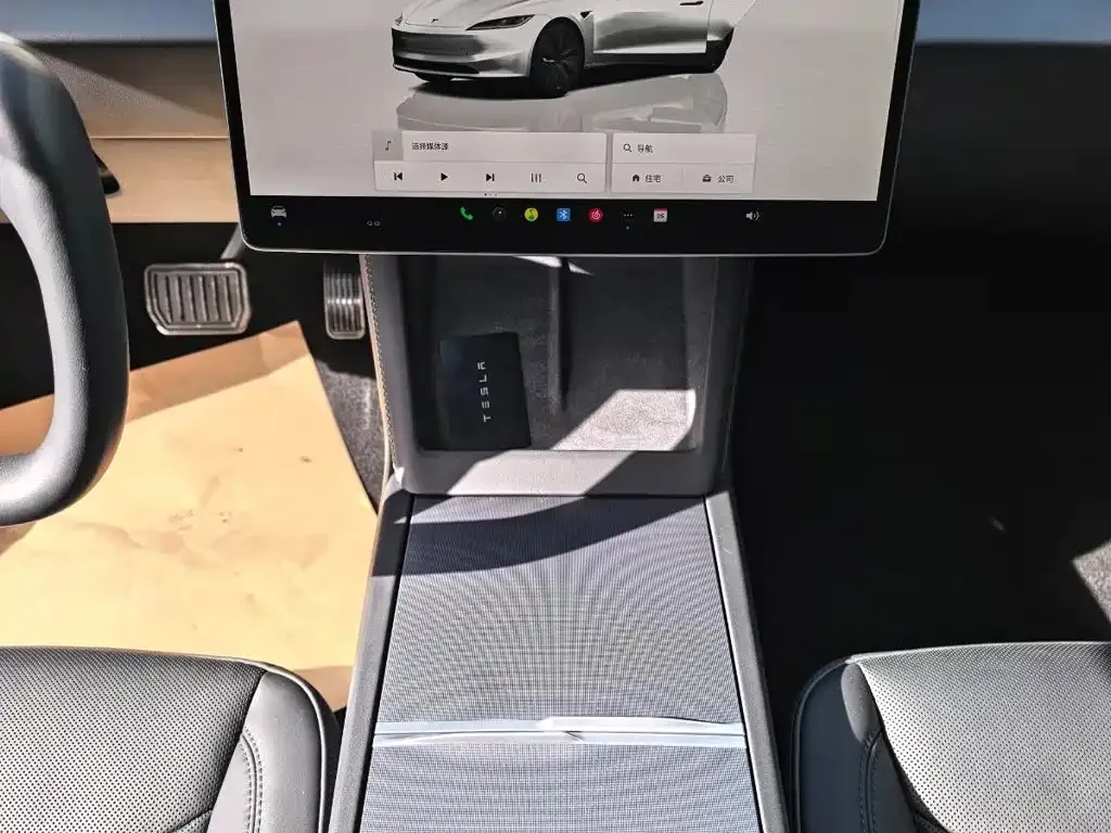 Tesla Model 3 — фото 6