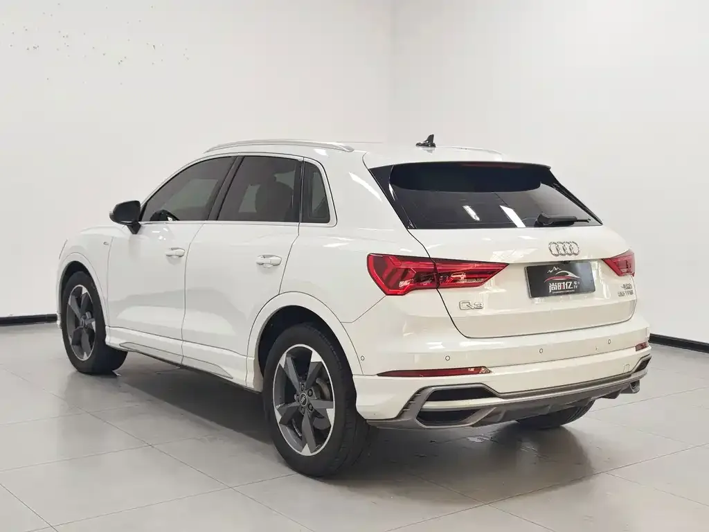 Audi Q3 — фото 3