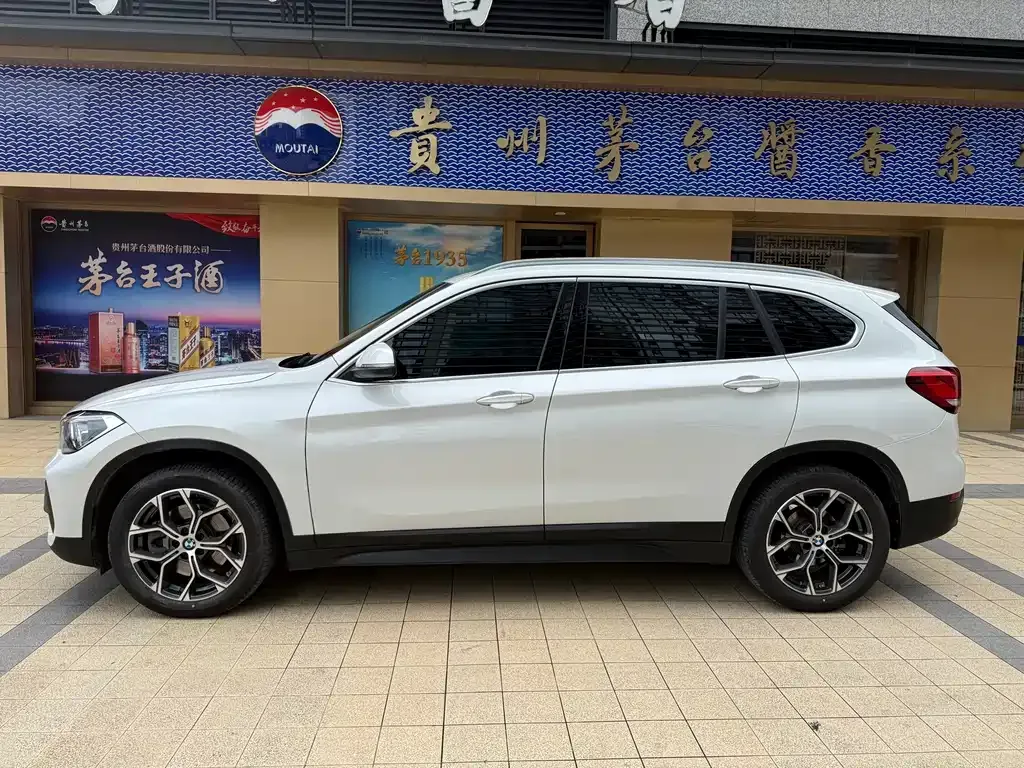 BMW X1 — фото 9