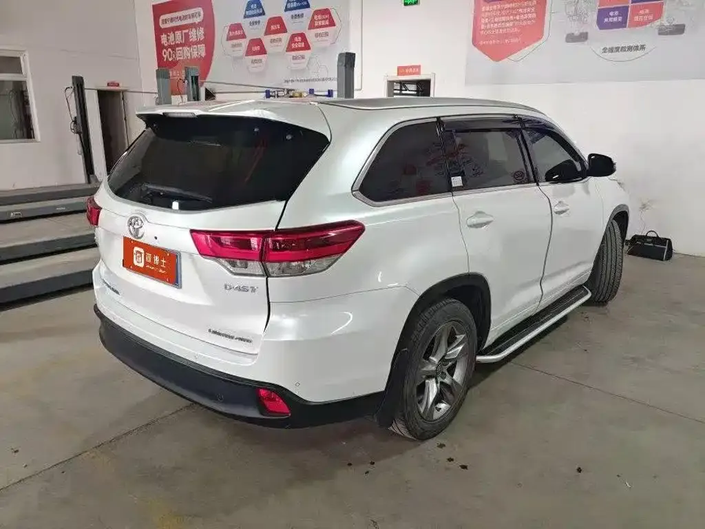 Toyota Highlander — фото 3