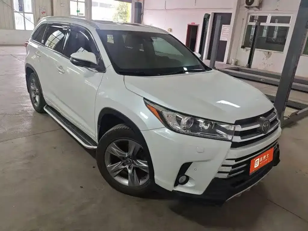 Toyota Highlander — фото 2