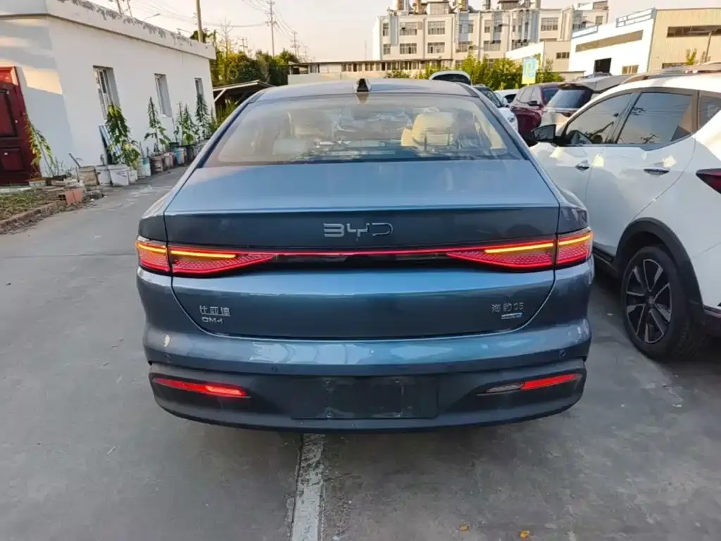 BYD Seal 05 DM-i — фото 10