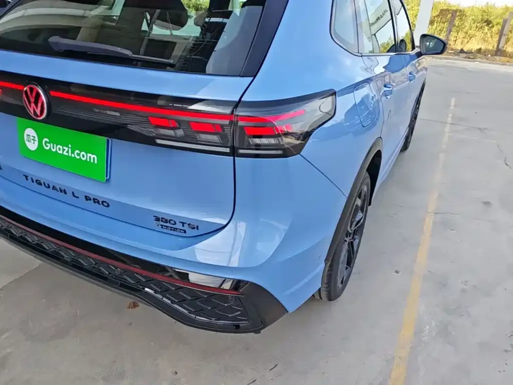 Volkswagen Tiguan L — фото 6