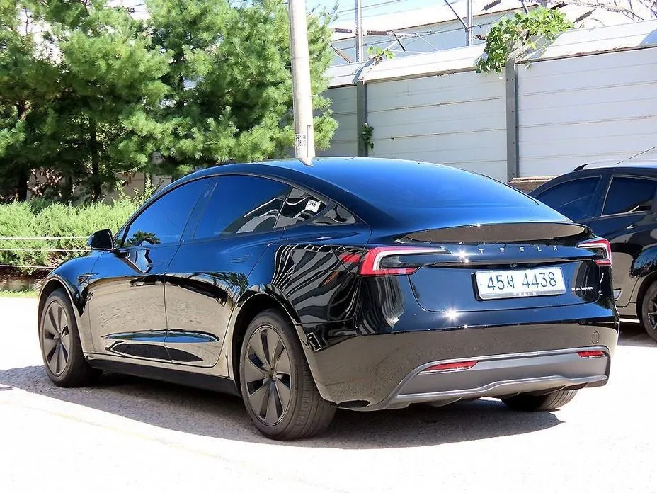 Tesla Model 3 — фото 9