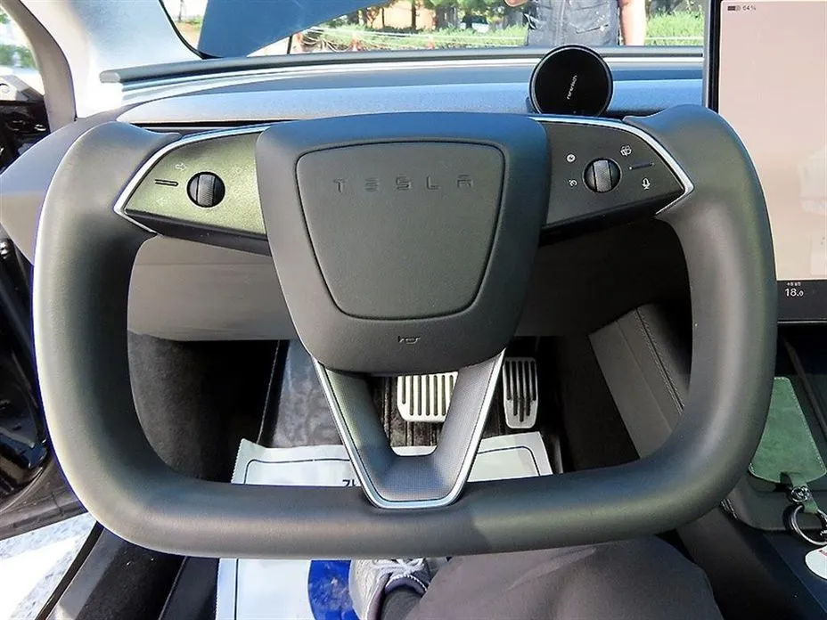 Tesla Model 3 — фото 6