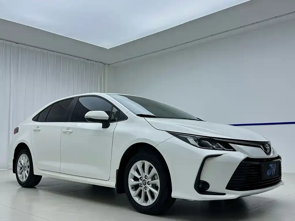 Toyota Corolla — фото 2