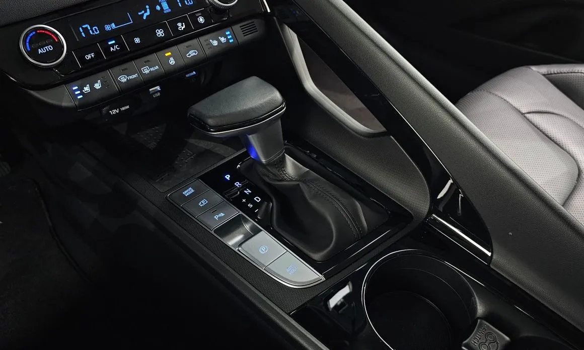 Hyundai AVANTE — фото 4