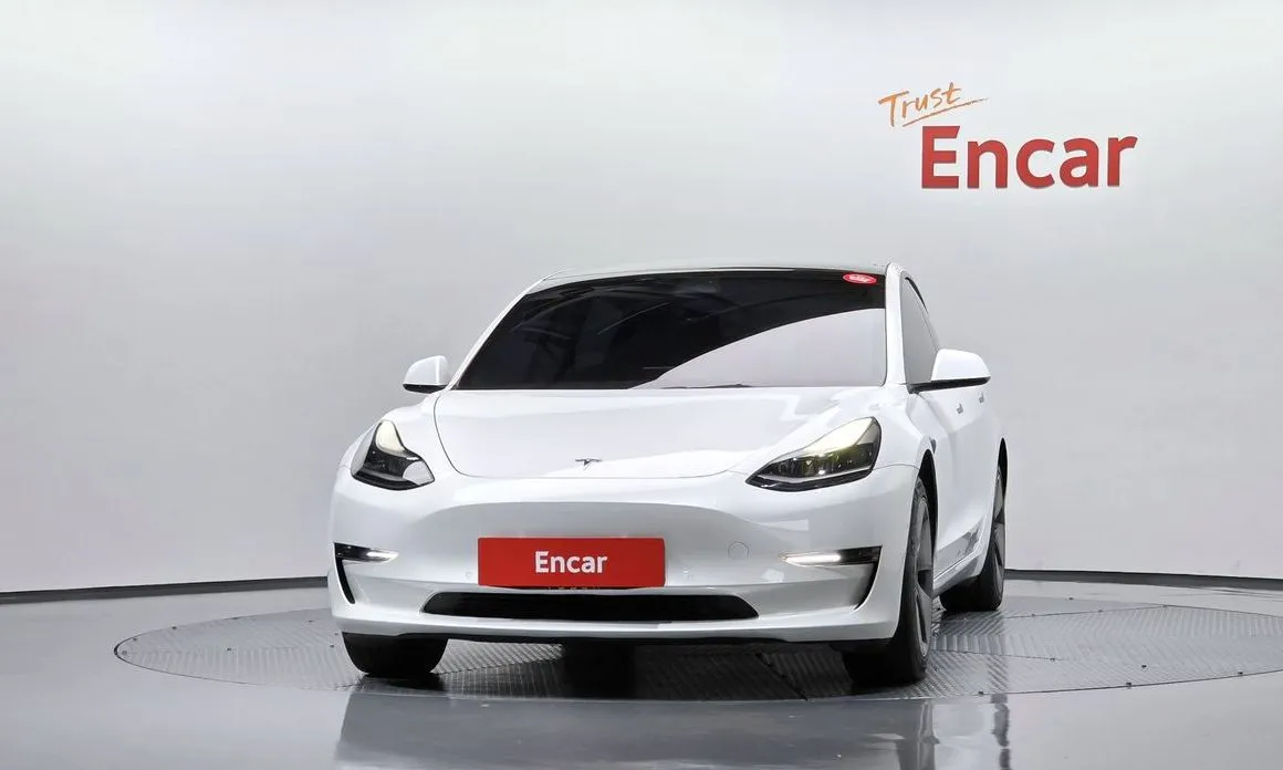 Tesla Model 3 — фото 3