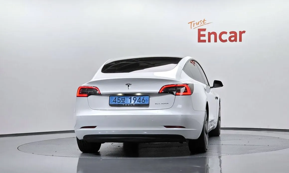 Tesla Model 3 — фото 5