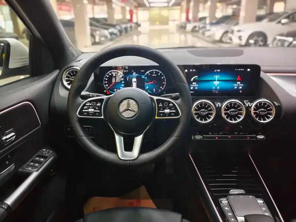Mercedes-Benz GLA — фото 6