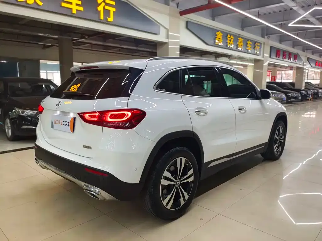 Mercedes-Benz GLA — фото 10