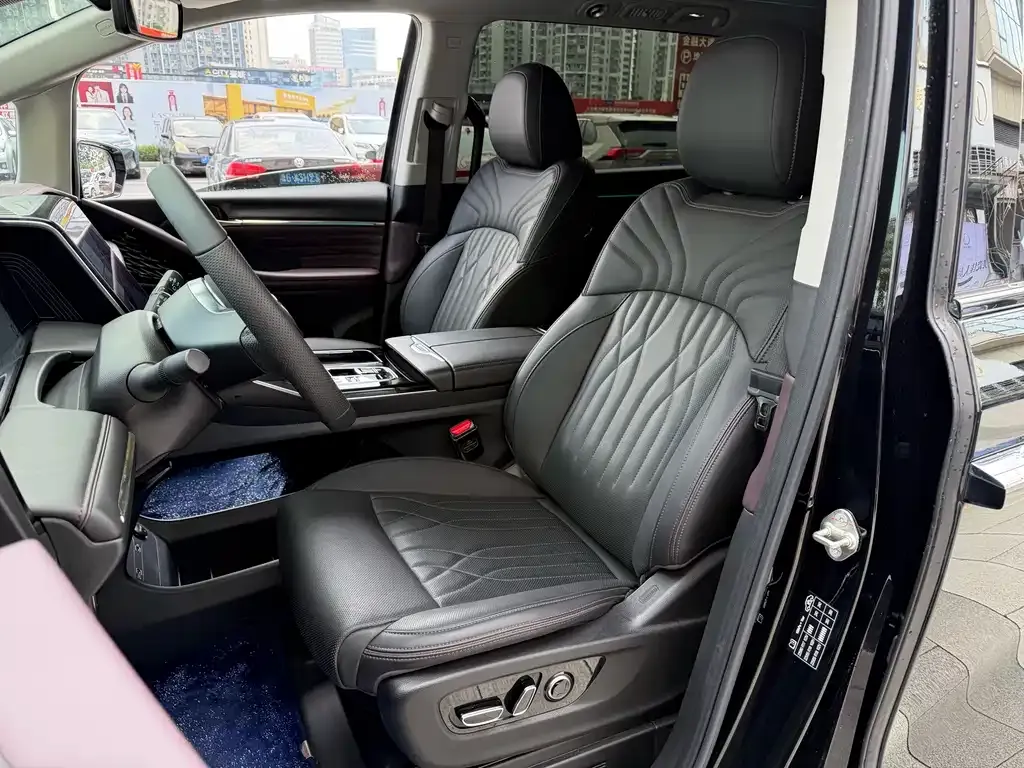 GAC Motor Trumpchi M8 — фото 10