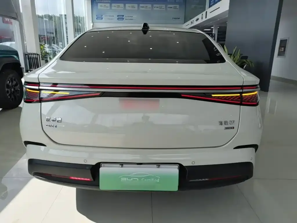 BYD Seal 07 DM-i — фото 3