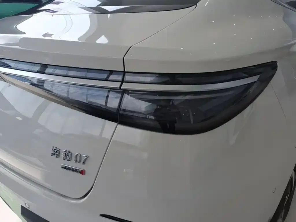 BYD Seal 07 DM-i — фото 6