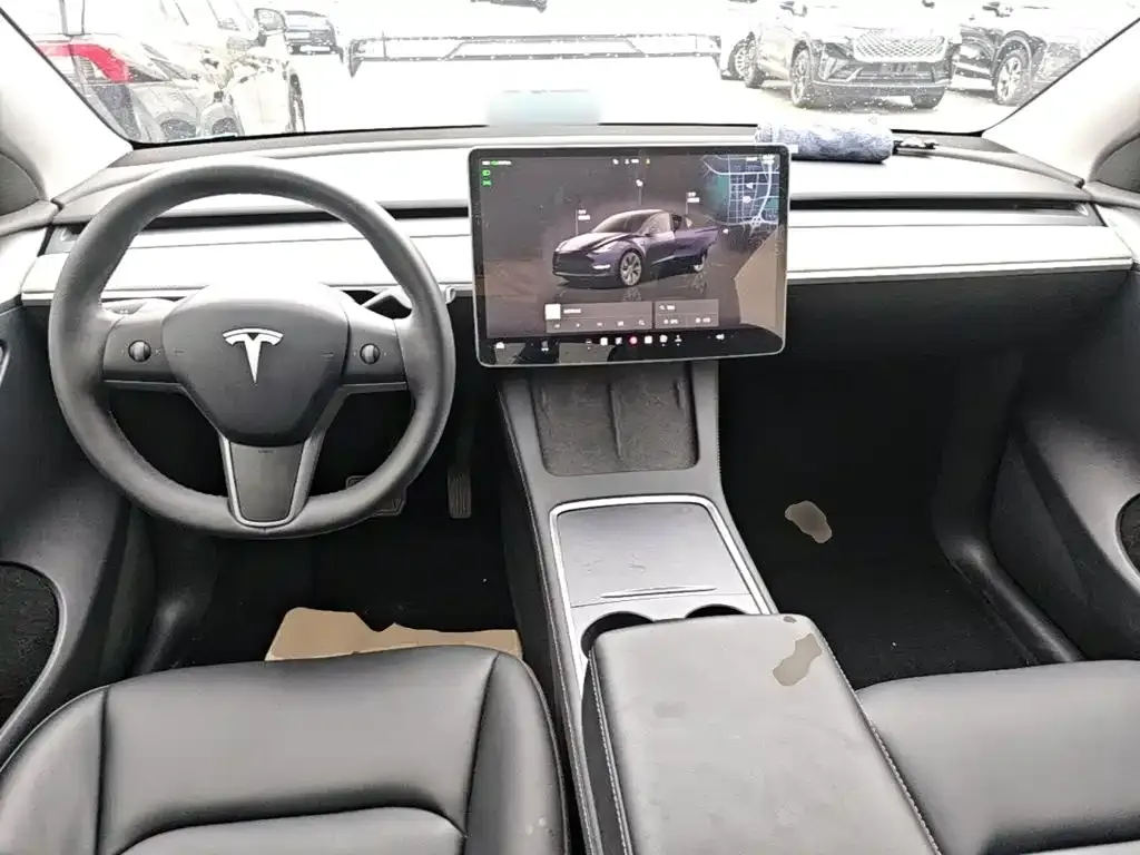 Tesla Model Y — фото 5
