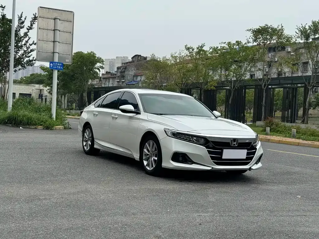Honda Accord — фото 9