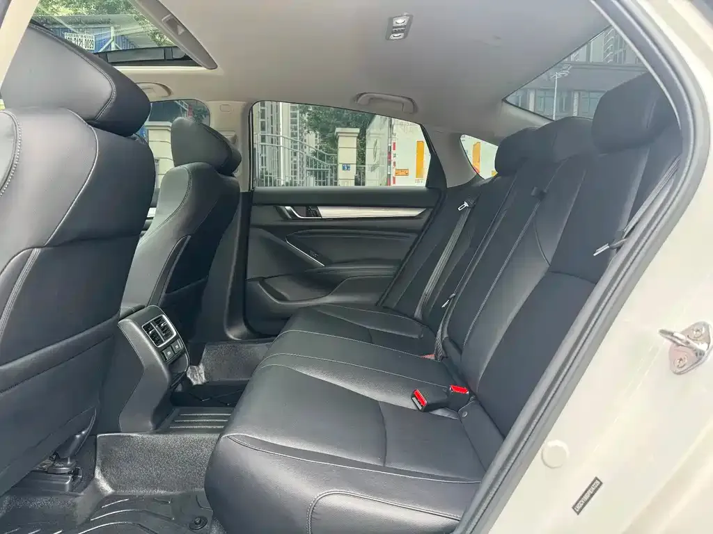 Honda Accord — фото 2