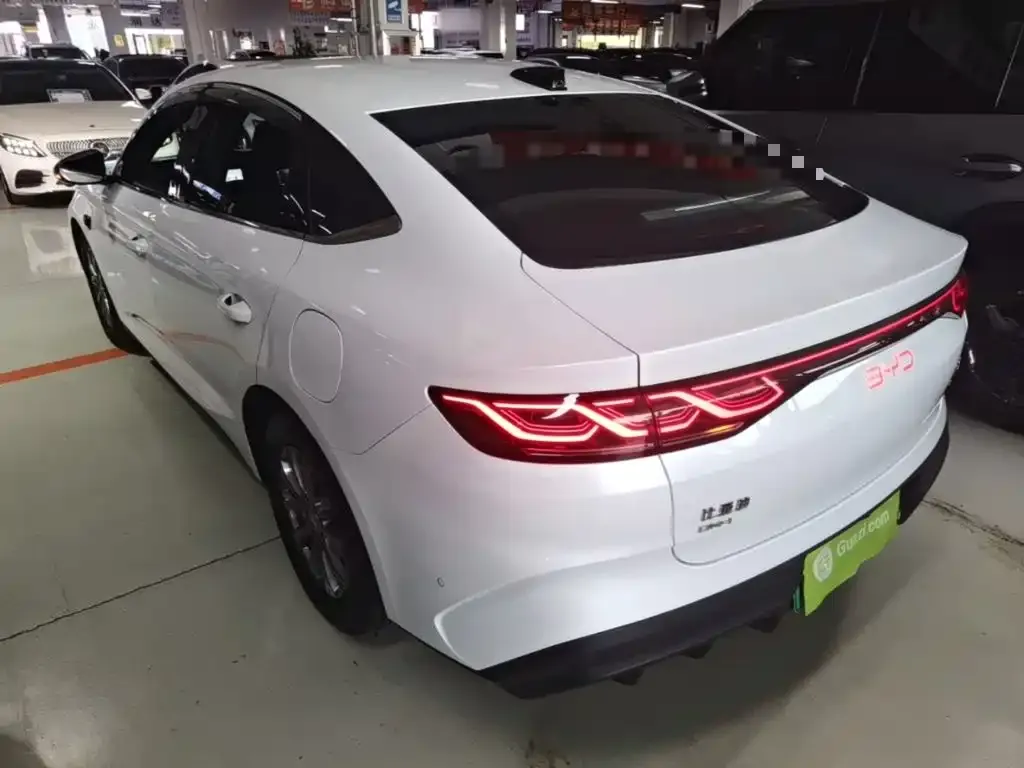 BYD Qin L — фото 10