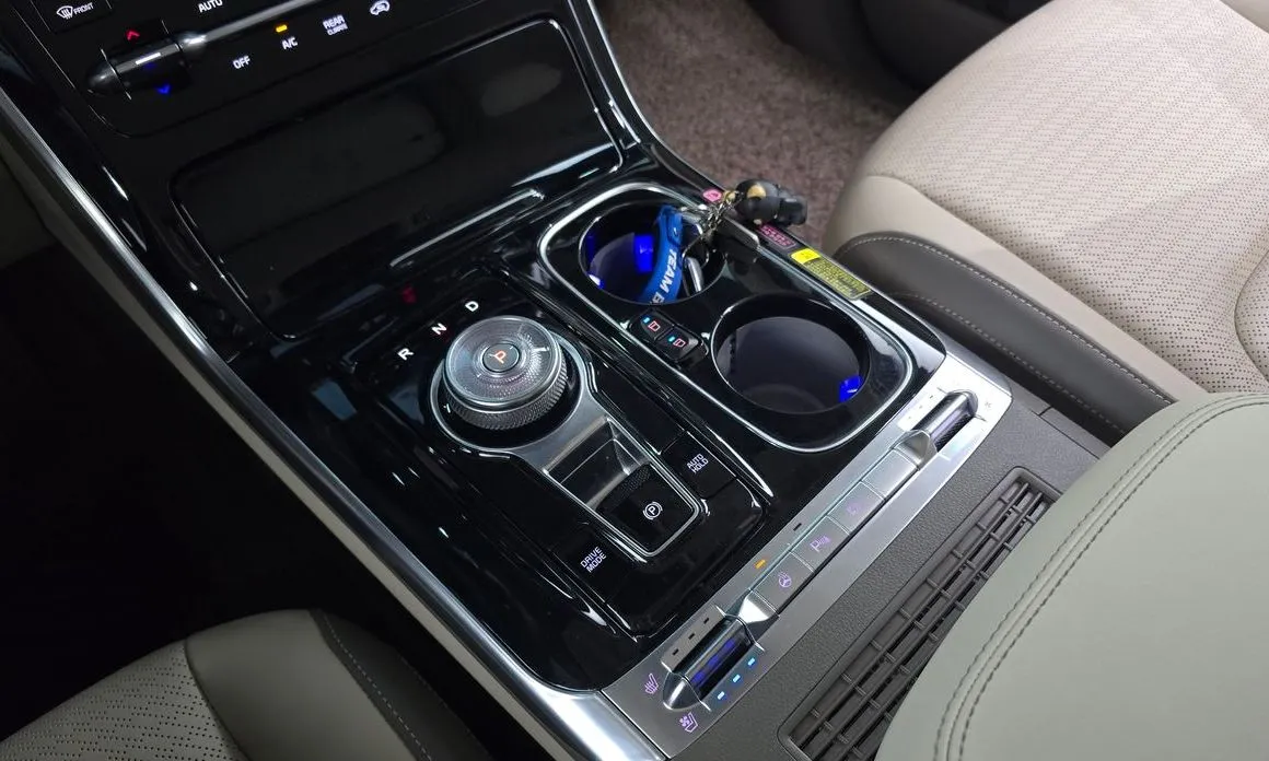 Kia Carnival — фото 10