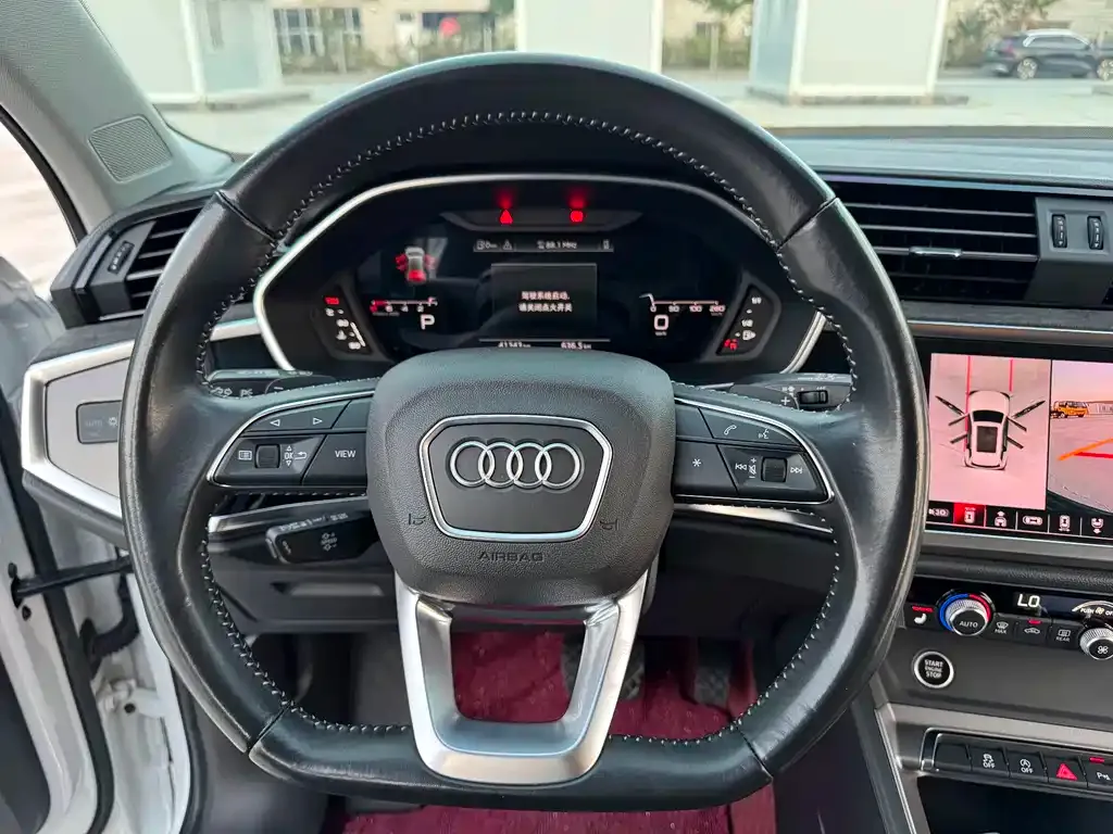 Audi Q3 — фото 10