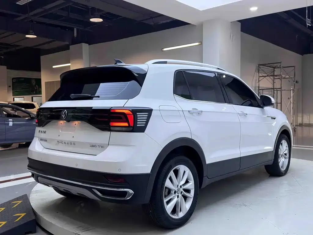 Volkswagen T-Cross — фото 10