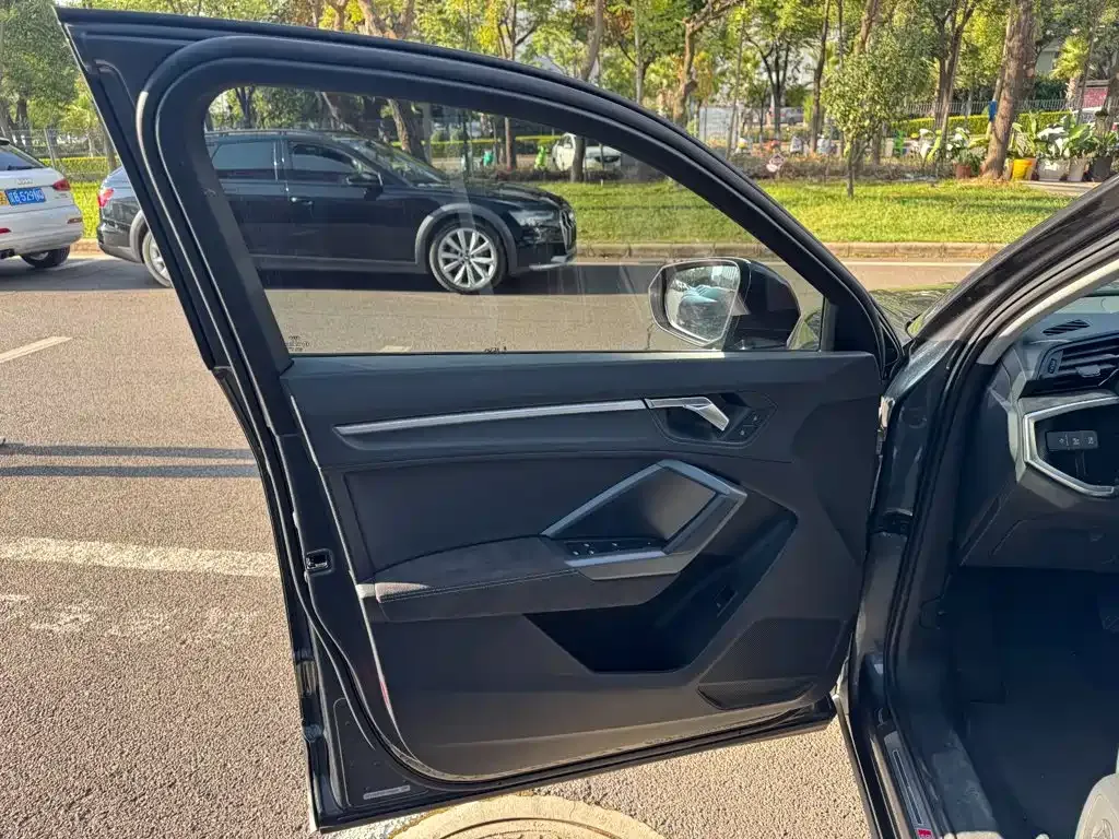 Audi Q3 Sportback — фото 10