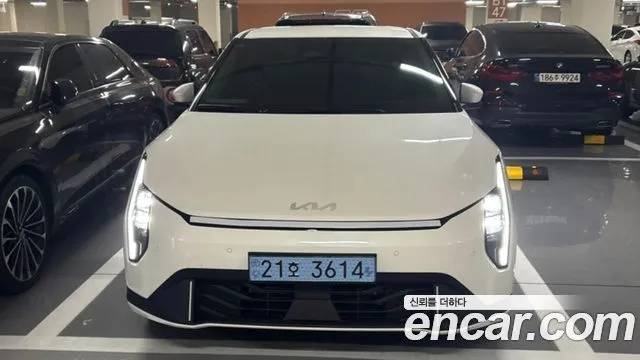 Kia EV4 — фото 1