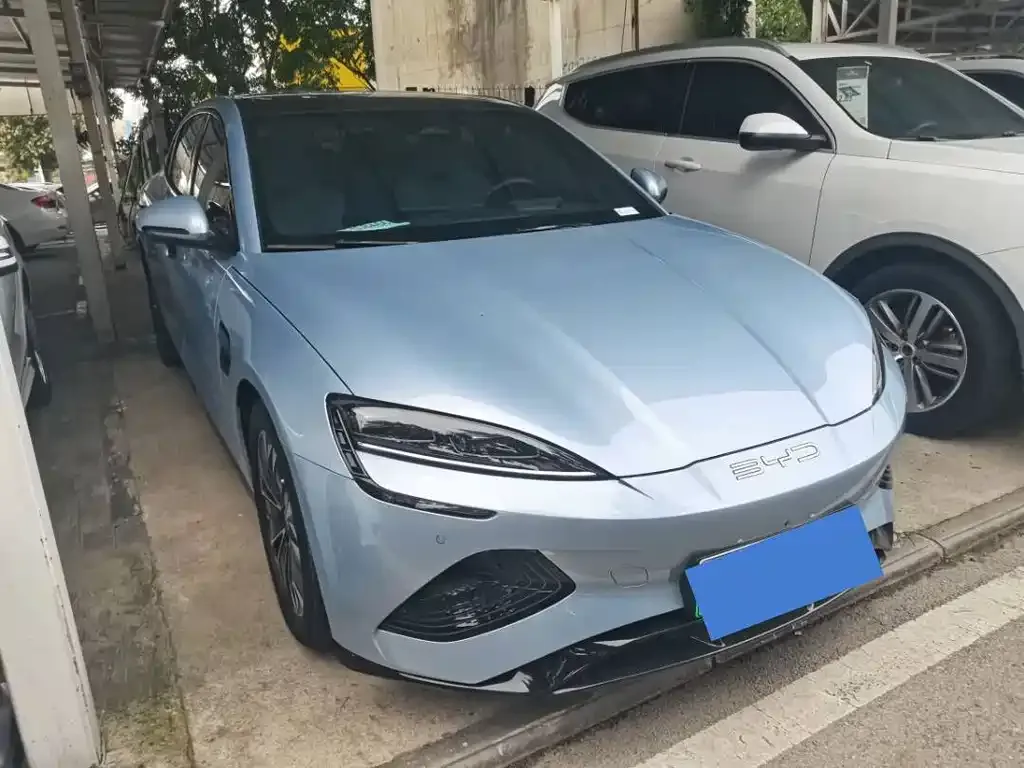 BYD Seal — фото 3
