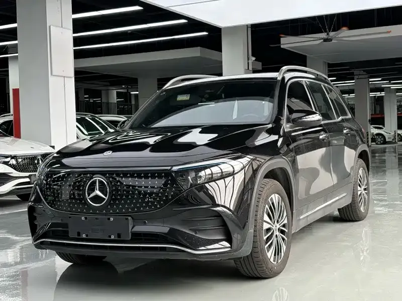Mercedes-Benz EQB — фото 1