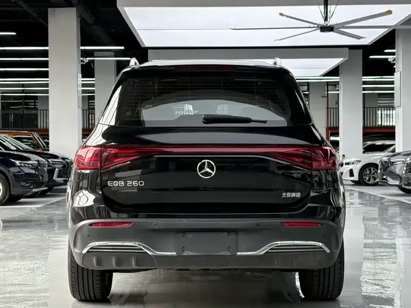 Mercedes-Benz EQB — фото 10