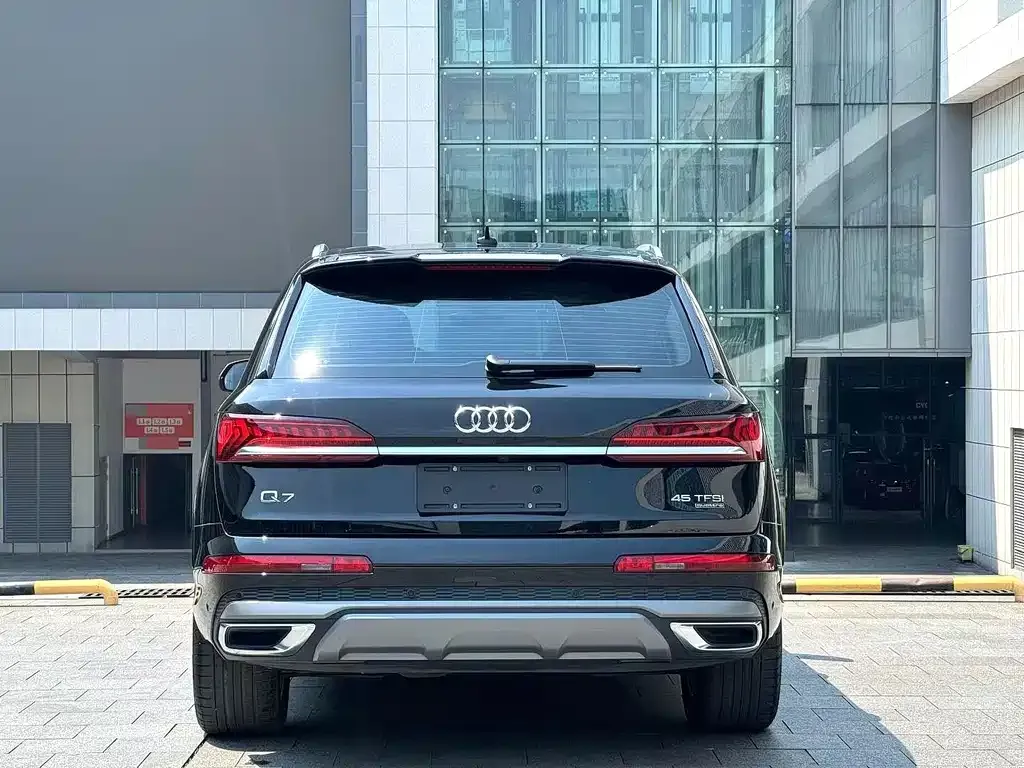 Audi Q7 — фото 2