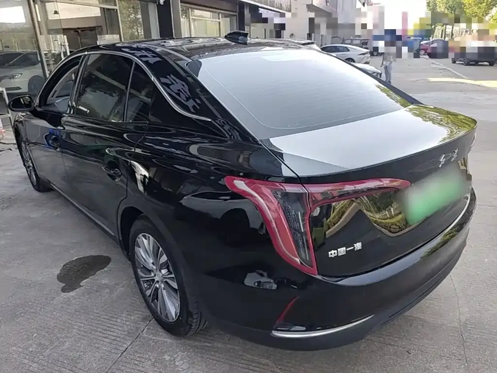 Hongqi E-QM5 — фото 6