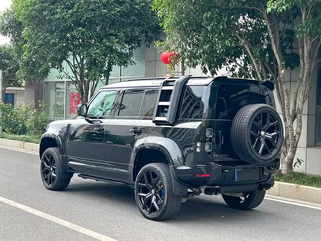 Land Rover Defender — фото 10