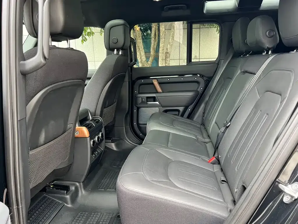 Land Rover Defender — фото 2