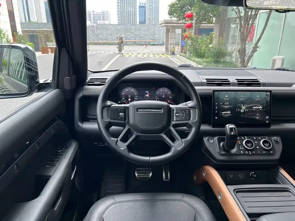Land Rover Defender — фото 7