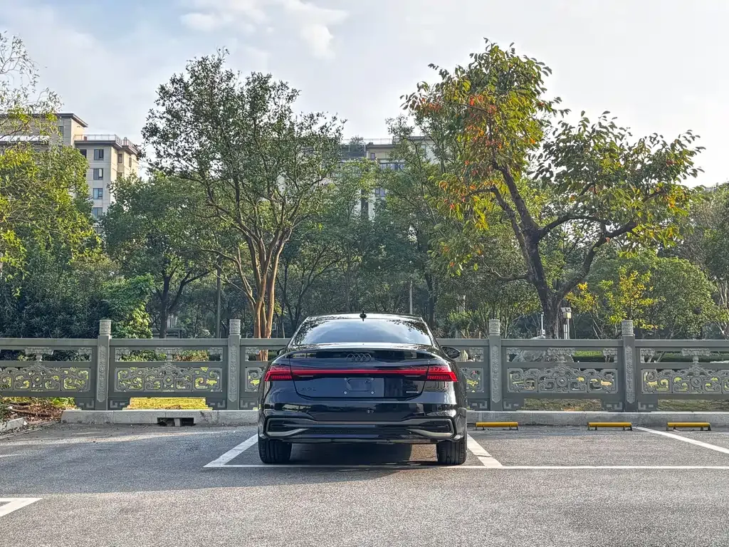 Audi A7L — фото 6